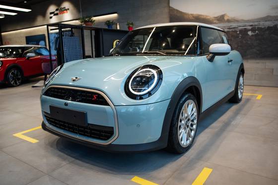 MINI COOPER 2.0 16V TWINPOWER GASOLINA S TOP 4P STEPTRONIC MINI COOPER 2.0 16V TWINPOWER GASOLINA S TOP 4P STEPTRONIC